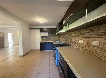 Casa · 240m² · 6 Ambientes · 2 Cocheras · Casas en Venta Gonnet