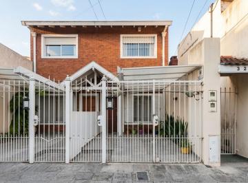Casa · 69m² · 3 Ambientes · 1 Cochera · Duplex Al Frente C/ Coch. 3 Amb. Am. 25 de Mayo