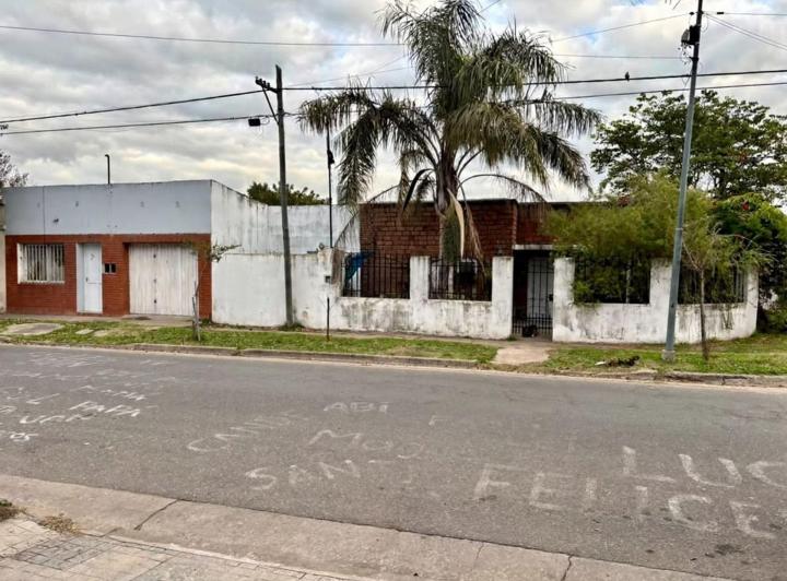 Casa · 200m² · 3 Ambientes · 1 Cochera