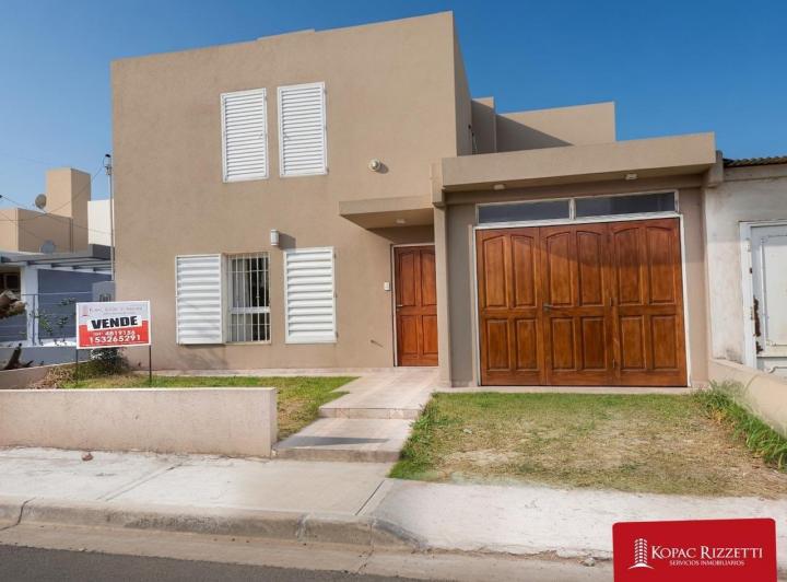 Casa · 160m² · 6 Ambientes