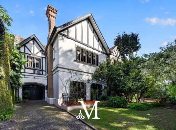 Casa · 383m² · 5 Ambientes · 4 Cocheras · Exclusiva Residencia en Olivos | 382 m², 5 Dorm.,4 Cocheras, Gran Parque y Piscina.