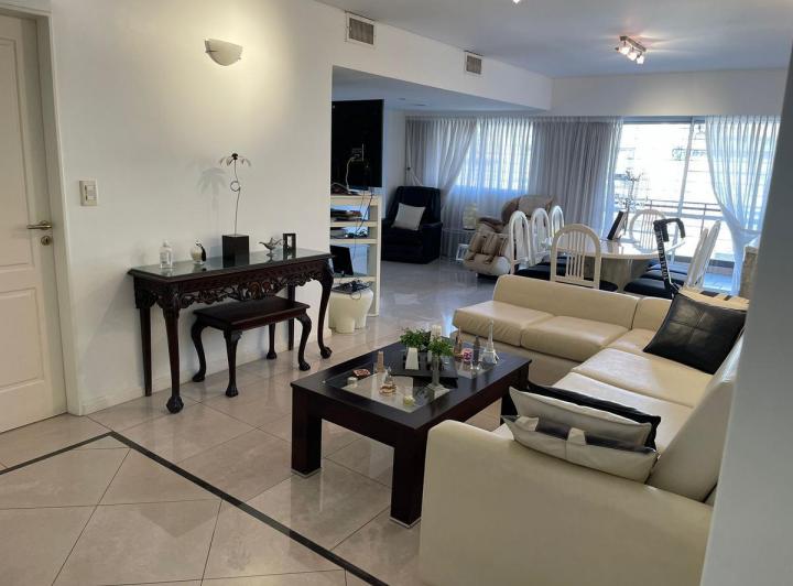Departamento · 170m² · 5 Ambientes · 1 Cochera