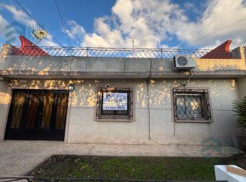 Casa · 80m² · 4 Ambientes · 1 Cochera · Casa 3 Ambientes en Ituzaingó Norte - Oportunidad