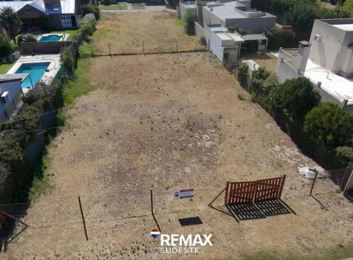 Terreno · 640m²
