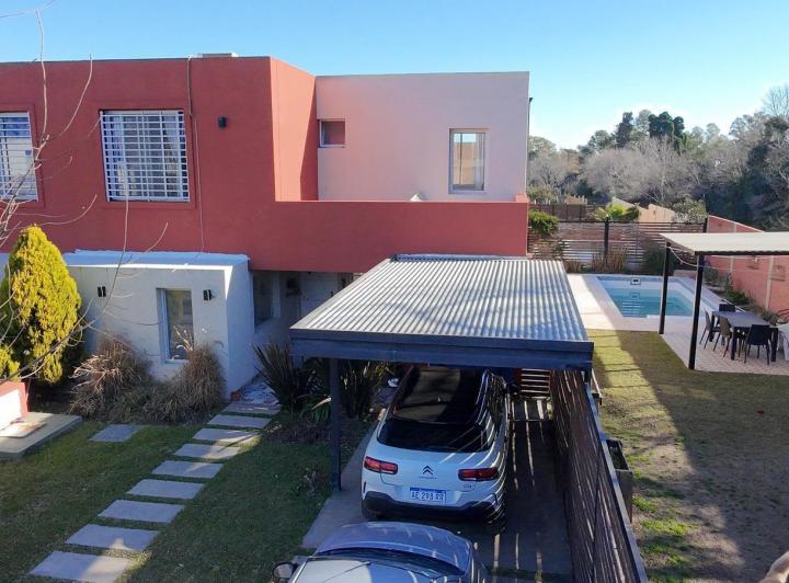 Casa · 140m² · 5 Ambientes · 2 Cocheras