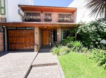 Casa · 264m² · 6 Ambientes · 2 Cocheras · Venta Casa 6 Ambientes Pileta Jardin Parrilla Cochera Olivos Vicente Lopez