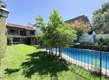 Casa · 264m² · 6 Ambientes · 2 Cocheras · Venta Casa 6 Ambientes Pileta Jardin Parrilla Cochera Olivos Vicente Lopez