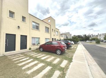 PH · 85m² · 3 Ambientes · 1 Cochera · Venta de Dúplex 3 Ambientes con Patio Barrio Cerrado La Angélica, Pilar