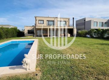 Casa · 220m² · 4 Ambientes · 2 Cocheras · Casa en Venta a La Laguna, Horizontes Al Sur, Canning