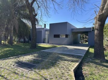Casa · 137m² · 5 Ambientes · 5 Cocheras · Casa Venta San Patricio