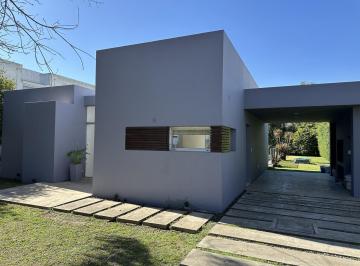 Casa · 137m² · 5 Ambientes · 5 Cocheras · Casa Venta San Patricio