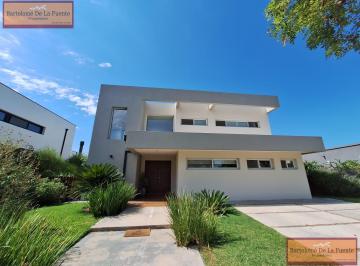 Casa · 202m² · 4 Ambientes · Casa en El Canton