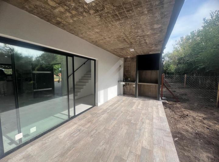 Casa · 85m² · 3 Ambientes · 1 Cochera