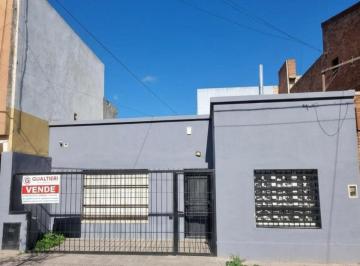 Casa · Casa de Tres Dorm. en Venta