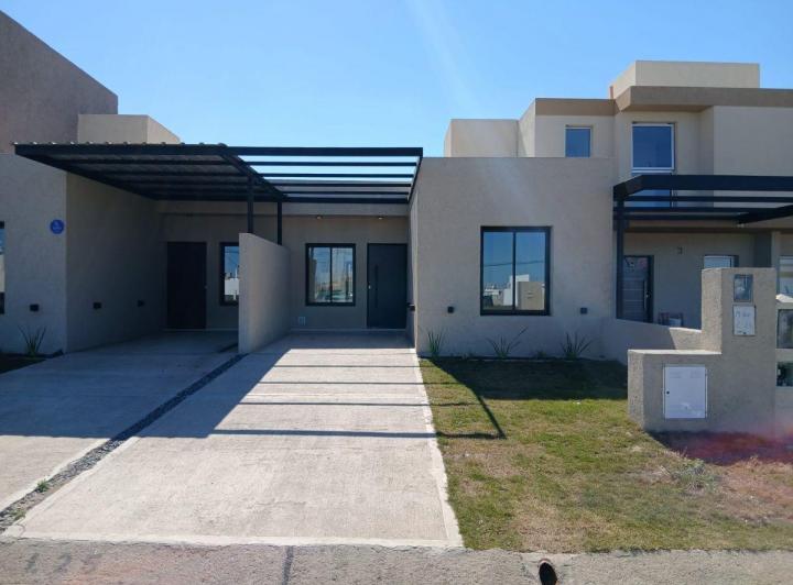 Casa · 72m² · 3 Ambientes · 1 Cochera