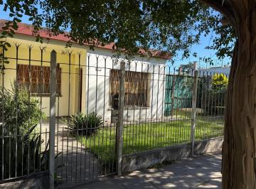 Casa · 110m² · 3 Ambientes · 2 Cocheras · Venta Casa 3 Ambientes Paso del Rey Centro Lt328 m²