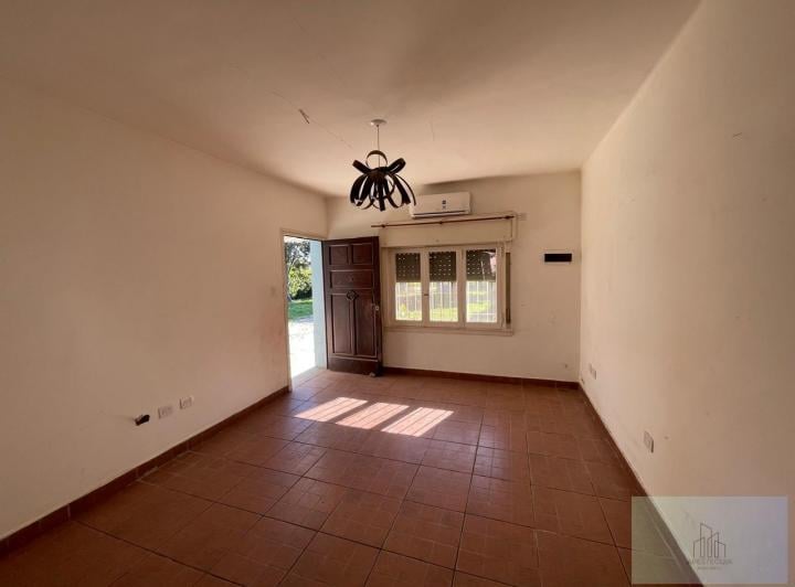 Casa · 66m² · 3 Ambientes · 6 Cocheras