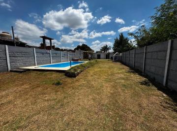 Quinta vacacional · 58m² · 2 Ambientes · 1 Cochera · Venta de Lote con Quincho y Monoambiente.
