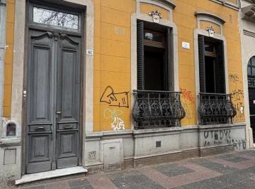 Casa · 180m² · 5 Ambientes · Casa Para Uso Comercial en Alquiler en Calle 57 E/ 14 y 15