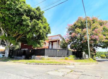 Casa · 190m² · 6 Ambientes · 1 Cochera · Casa en San Andrés