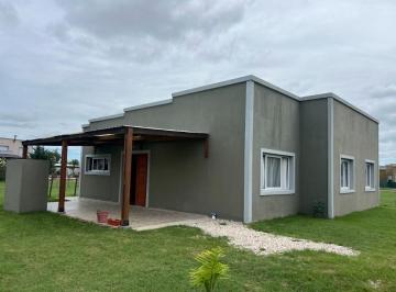 Casa · 100m² · 4 Ambientes · Venta Casa 4 Amb en Domselaar Chico