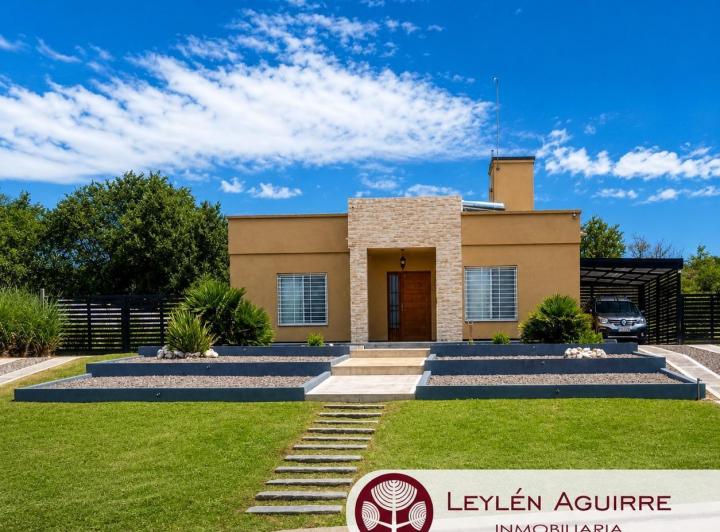 Casa · 172m² · 2 Dormitorios · 1 Cochera