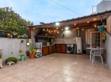 PH · 69m² · 4 Ambientes · ¡Excelente Oportunidad! PH de 4 Ambientes con Terraza, Quincho y Parrilla