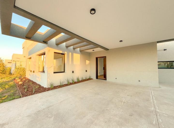 Casa · 167m² · 4 Ambientes · 2 Cocheras