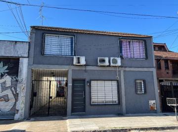 Casa · 46m² · 2 Ambientes · 1 Cochera · Duplex en Alquiler en Ramos Mejia
