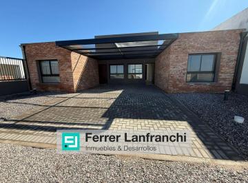 Casa · 70m² · 4 Ambientes · 1 Cochera · Casa en Quebradas de Manantiales