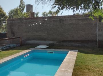 Casa · 360m² · 6 Ambientes · 1 Cochera · Casa con Pileta + Dpto/ Local Villa del Prado, Córdoba