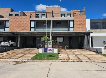 Casa · 184m² · 6 Ambientes · 2 Cocheras · Alquiler Amplio Dúplex Mansos del Sur