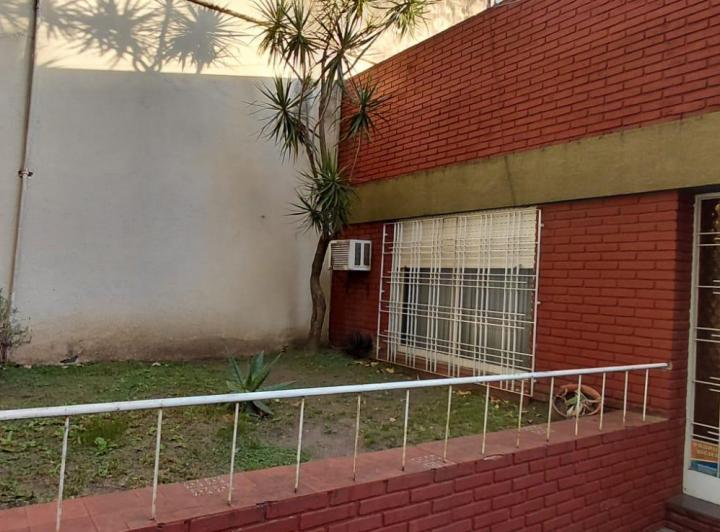 Casa · 120m² · 4 Ambientes · 3 Cocheras