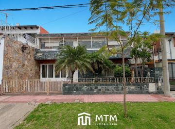 Casa · 130m² · 2 Dormitorios · 2 Cocheras · Casa en Venta Rosario, La Florida.