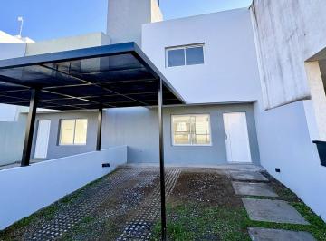 Casa · 115m² · 4 Ambientes · 1 Cochera · Venta Duplex | 2 Dorm | Prados de Manantiales II