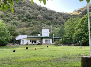 Quinta vacacional de 9 ambientes, Río Ceballos · Estancia de 445 m en Venta – Colachanga | Sierras Chicas