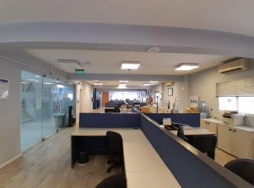 Oficina comercial · 245m² · Alquiler Piso de Oficina Remodelado en Maipú y Lavalle