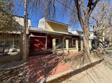 Casa · 324m² · 5 Ambientes · 2 Cocheras · Casa en Cipolletti Apta Credito