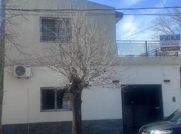 Casa de 4 ambientes, Morón · Casa con 3 Dorm. en Venta en Morón