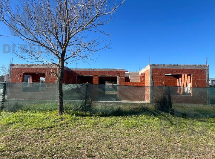 Terreno · 688m²
