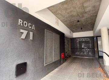 Garage · Cochera Semicubierta en Roca y Rivadavia