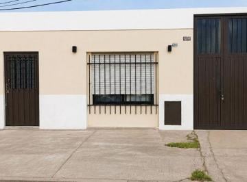 Bodega-Galpón , Morón · Galpon con Oficinas de 300 m² en Alquiler en El Palomar