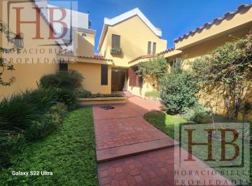 Casa · 380m² · 4 Ambientes · 2 Cocheras · Casa en Salta