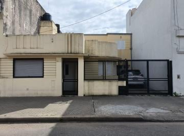 Casa de 4 ambientes, Rosario · Casa Al Frente, Ambientes Amplios.