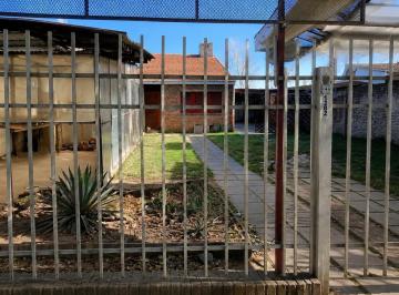 Casa · 78m² · 3 Ambientes · 1 Cochera · Venta Casa Barrio Parque San Francisco 2 Dorm. a Reciclar
