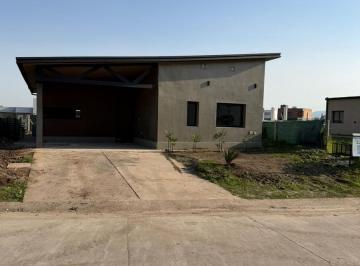 Casa · 359m² · 4 Ambientes · 2 Cocheras · Casa en Viento Sur H11