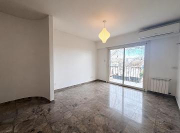Departamento de 4 ambientes, Villa Devoto · Hermoso Departamento de 4 Ambientes con Balcón Corrido + Terraza Propia con Parrilla