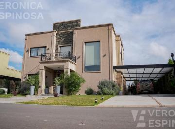 Casa · 162m² · 5 Ambientes · 6 Cocheras · Casa en Lagos de Canning Piscina Permuta en Venta
