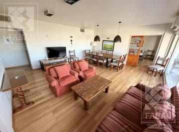 Departamento · 202m² · 5 Ambientes · 1 Cochera · Departamento Alquiler Centro, Amoblado Full, 3 Dorm., 3 Baños, Balcón y Cochera