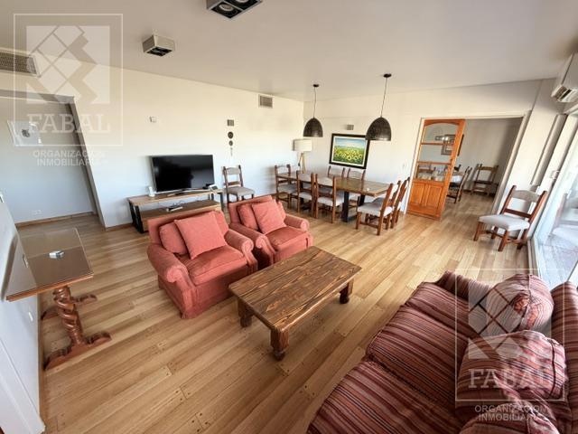 Departamento · 202m² · 5 Ambientes · 1 Cochera